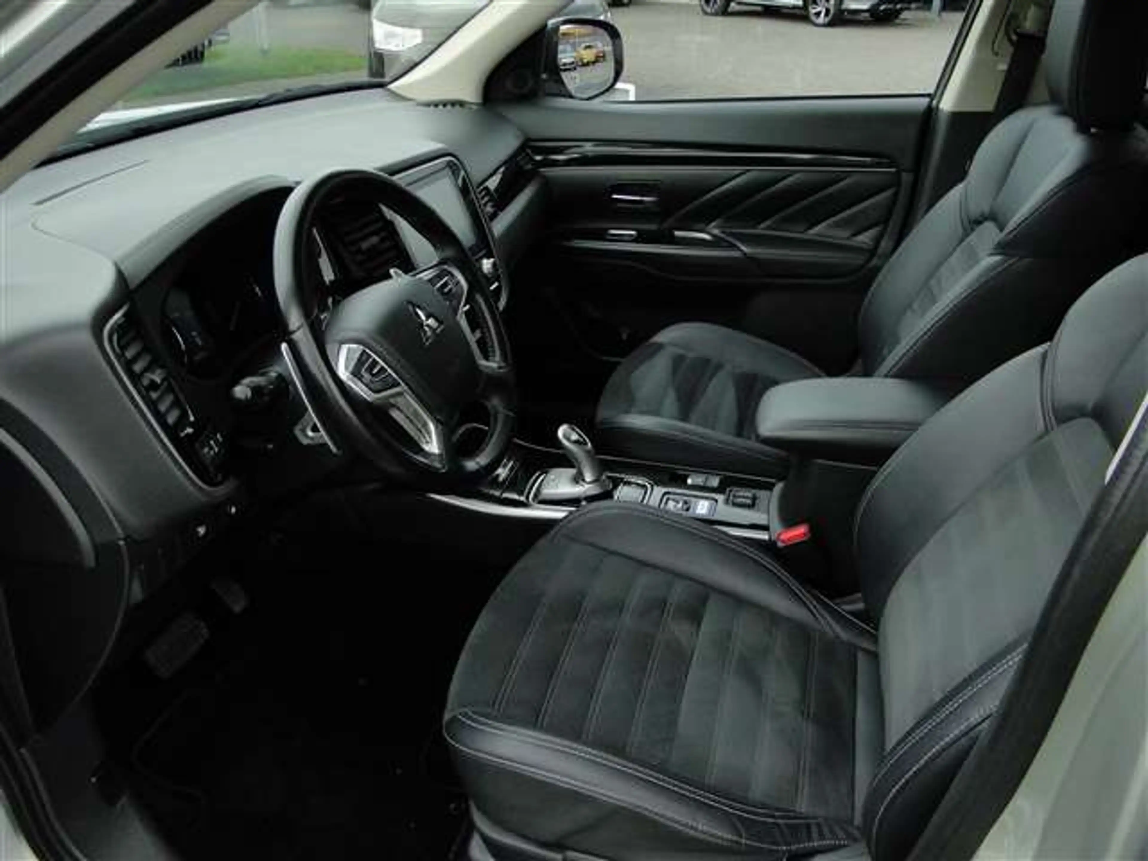 Mitsubishi Outlander 2.4 DOHC MIVEC PHEV 240pk | RIJKLAARPRIJS | TREKHA — photo 15