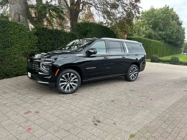 Chevrolet Suburban High Country  6.2 V8 € 86.500 ,- excl btw