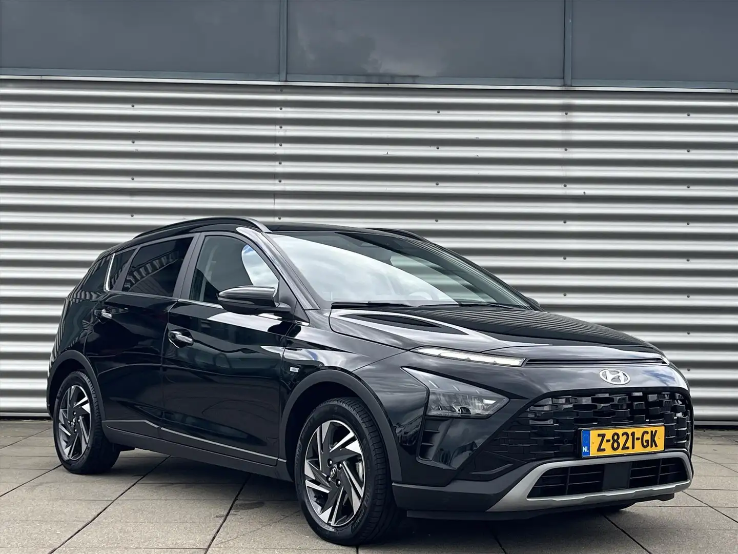 Hyundai BAYON 1.0 T-GDI 48V 100PK 7DCT Premium Navigatie | Camer Zwart - 2