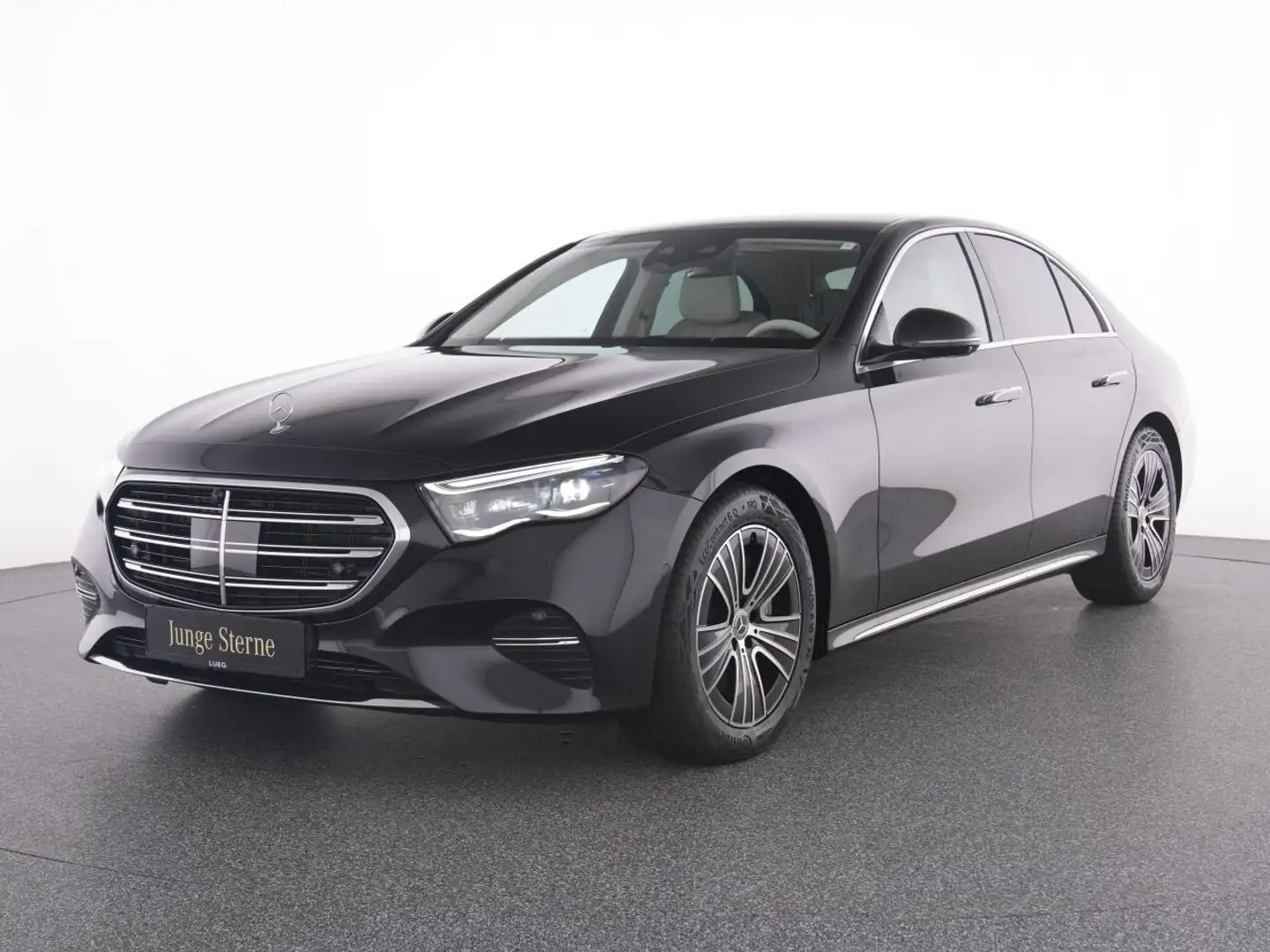 Mercedes-Benz E 450 4M Exclusive+DLight+AHK+Dist+Mem+360+Sound Schwarz - 2
