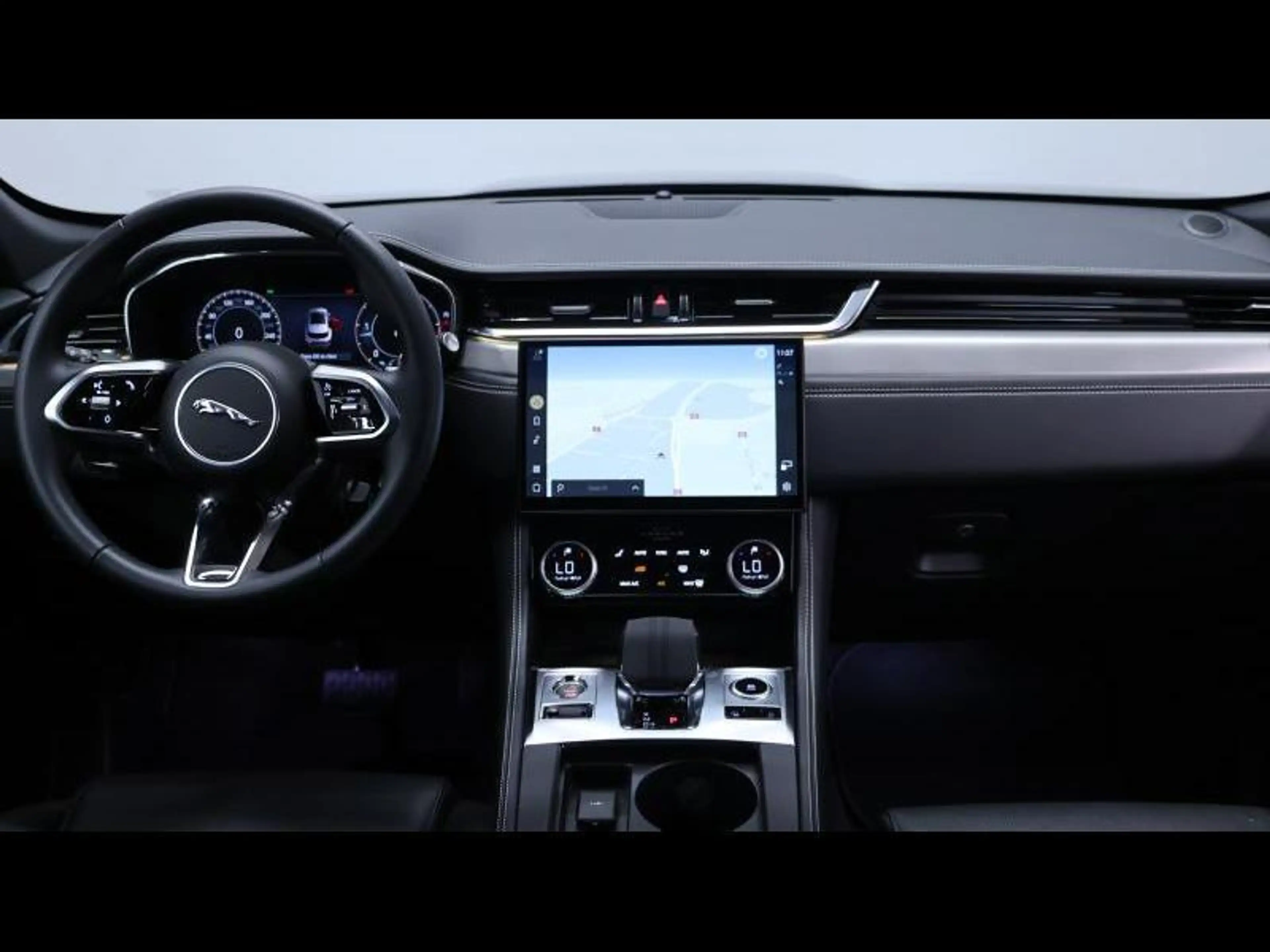 Jaguar F-Pace D165 S R-Dynamic S AWD Auto — photo 11