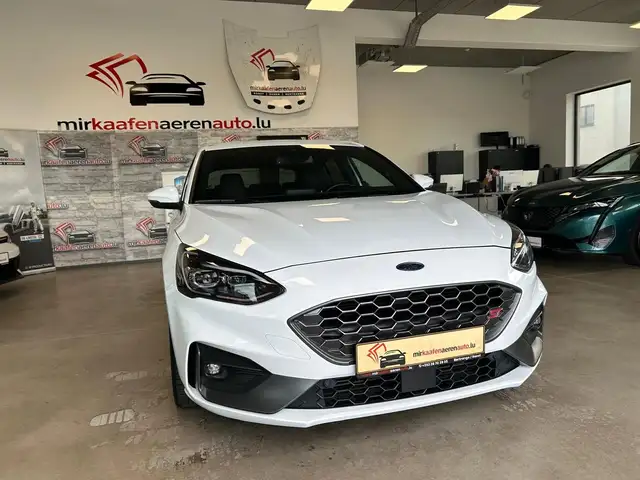 Ford Focus Lim. ST**NAVI**LEDER**SHZ**PDC**RECARO**