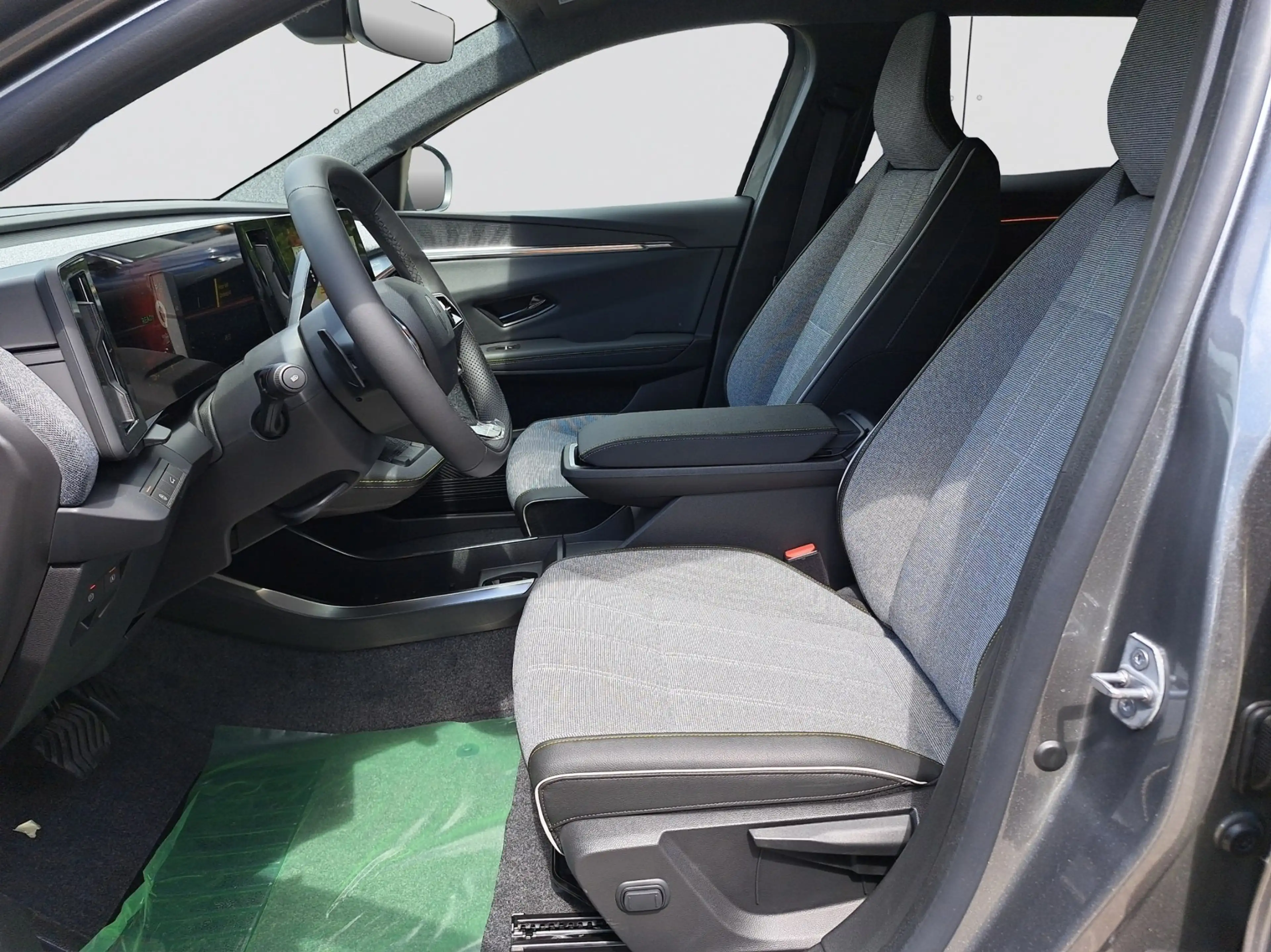 Renault Scenic 100% ele Techno 220 Long Range — photo 11