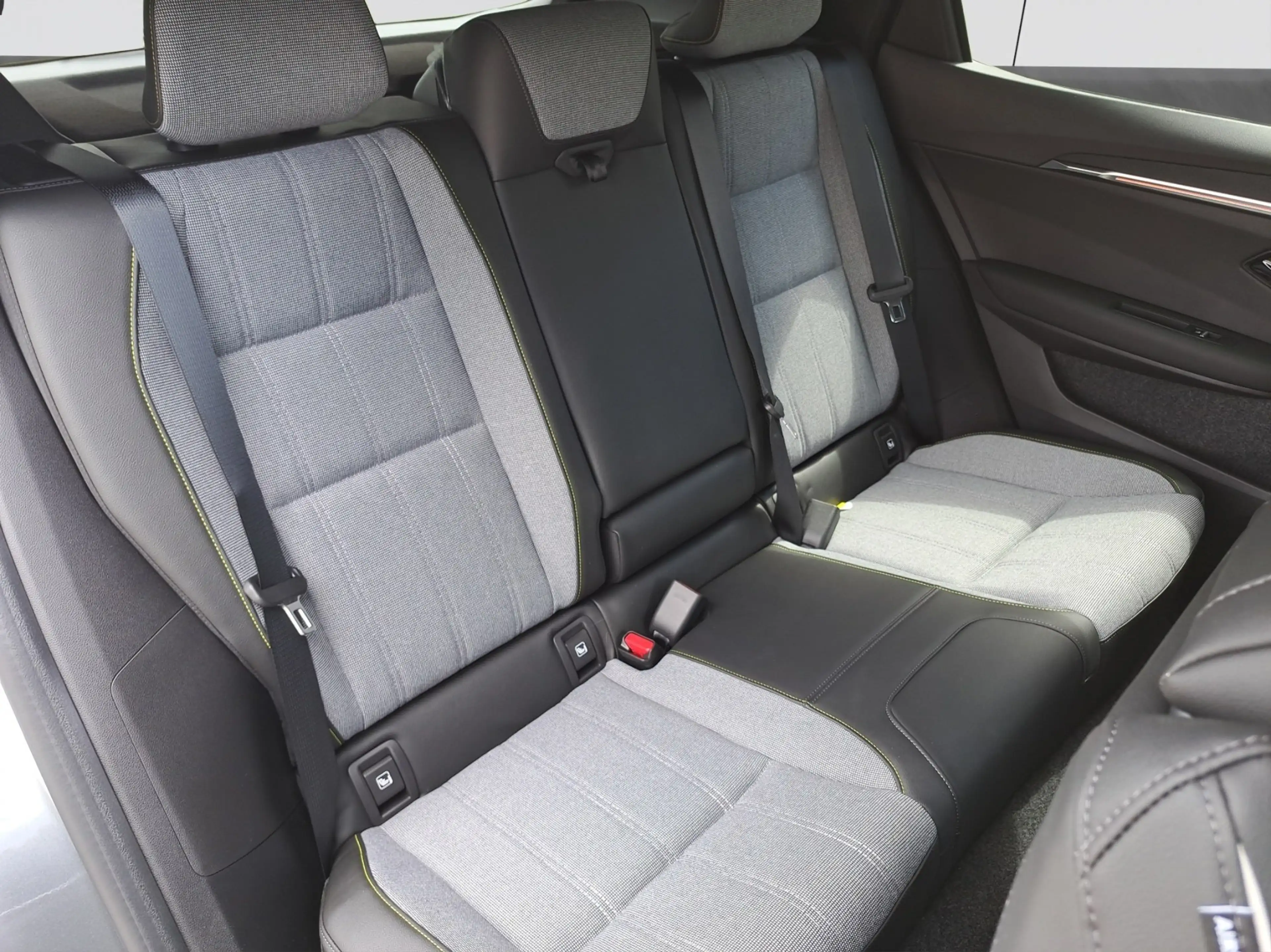 Renault Scenic 100% ele Techno 220 Long Range — photo 9