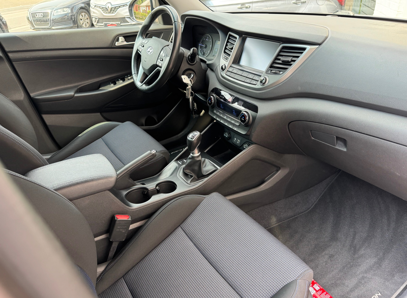 Hyundai TUCSON Tucson 2.0 CRDi 2WD NAVI CAM CRUISE ATT REM — photo 6