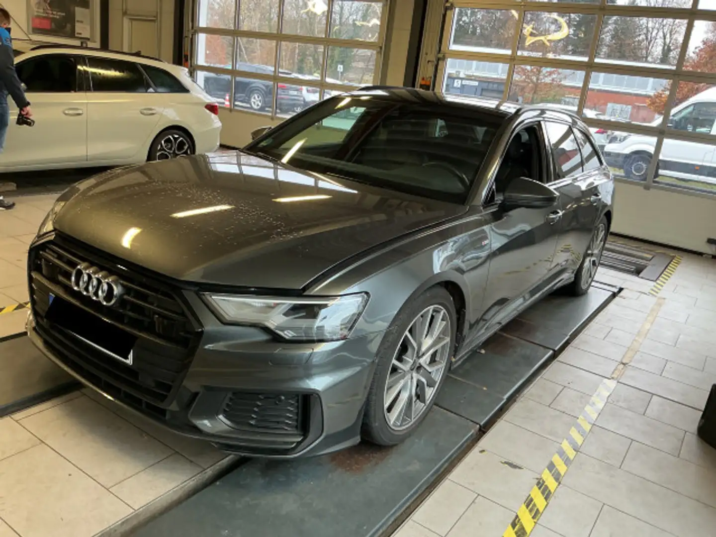 Audi A6 50 TFSIe quattro S line AHK B&O Nav ACC Grau - 2