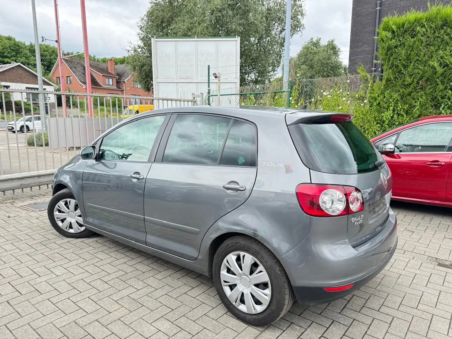 Volkswagen Golf Plus 2.0 TDi 16v On Tour - Zetel verwarming - Airco Grijs - 2