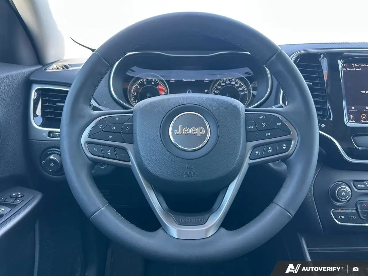 Jeep Cherokee снимка Jeep Cherokee