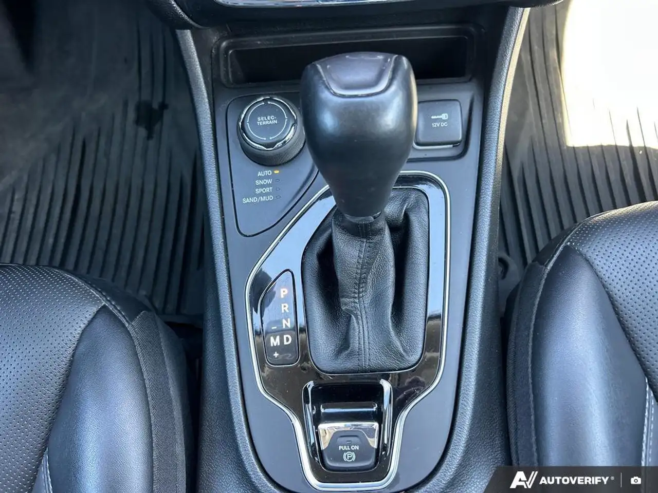 Jeep Cherokee снимка Jeep Cherokee