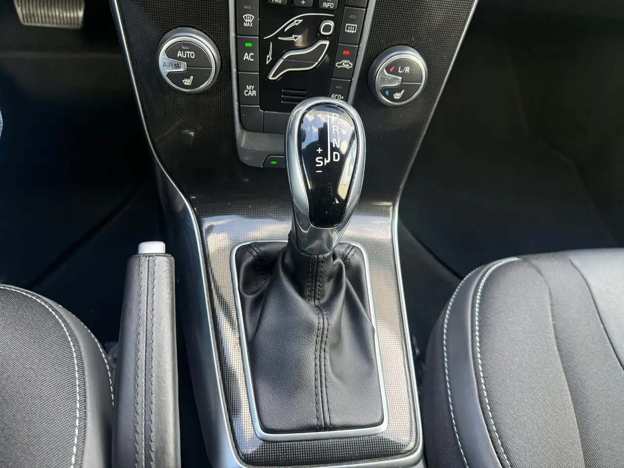 Volvo V40 — photo 34 sur 43