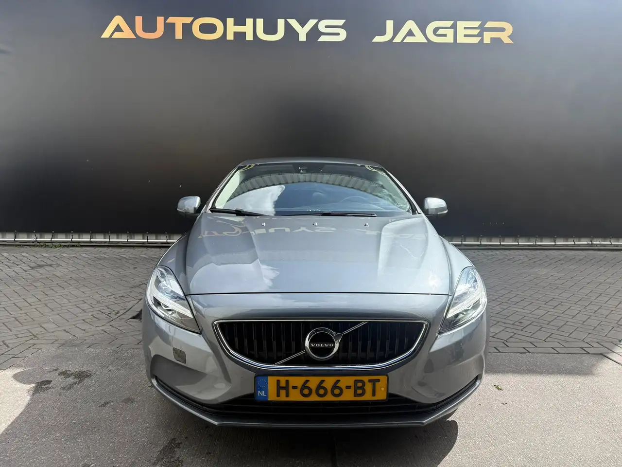 Volvo V40 — photo 11 sur 43