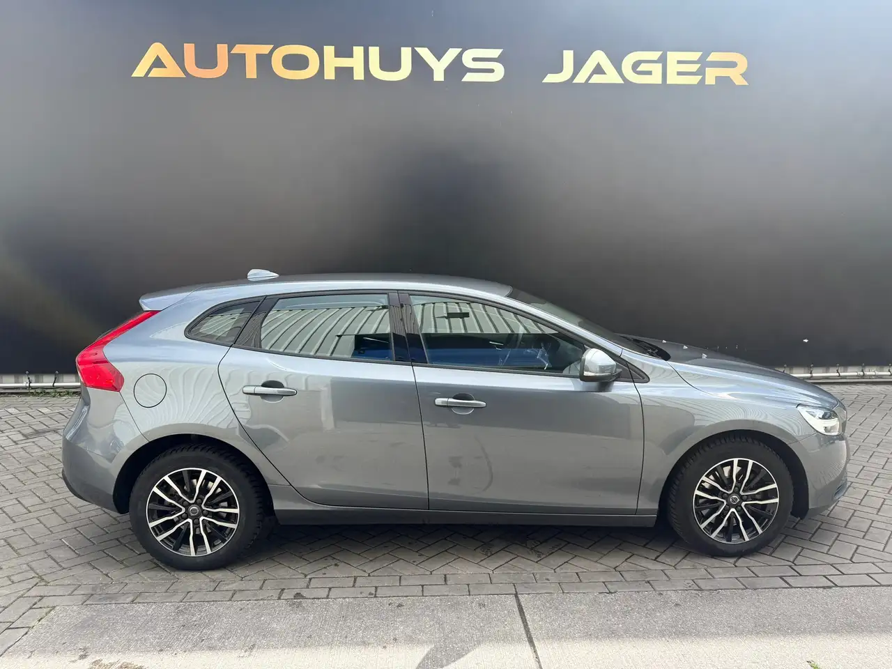 Volvo V40 — photo 9 sur 43