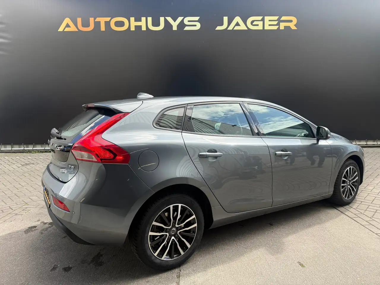 Volvo V40 — photo 8 sur 43