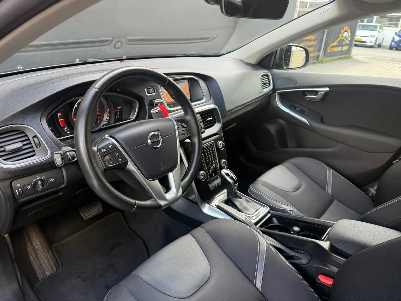 Volvo V40 — photo 3 sur 43