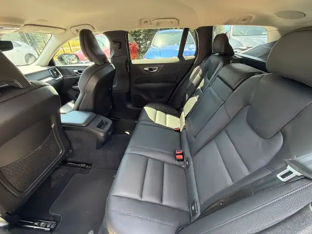 Volvo V60 view 11