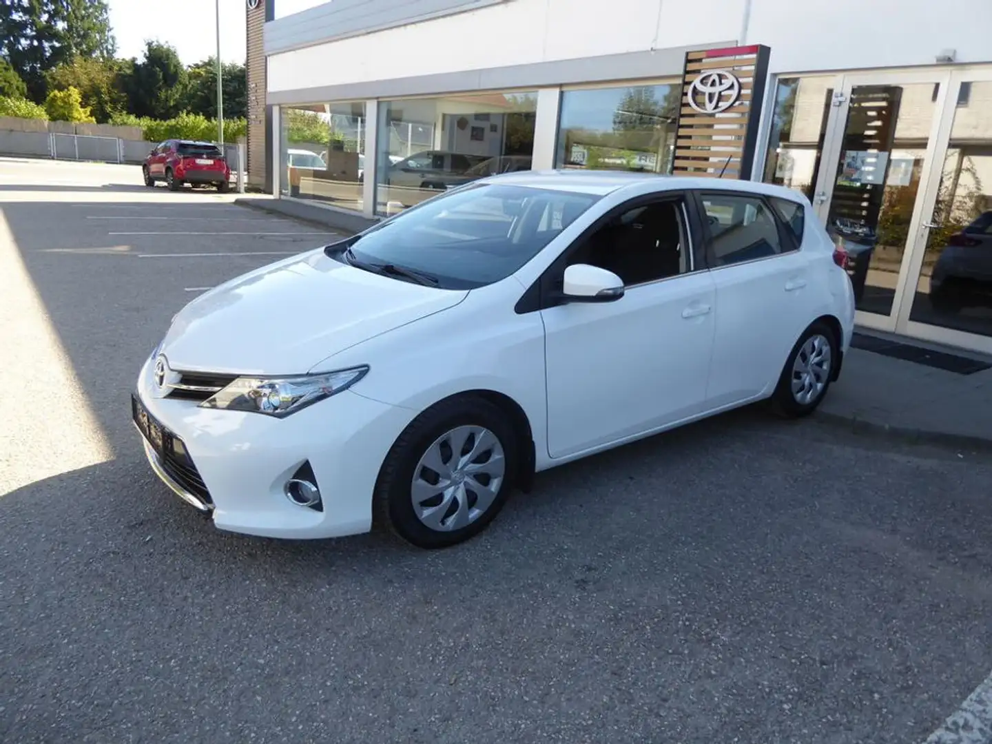 Toyota Auris 1,33 dVVT-i Active Weiß - 2