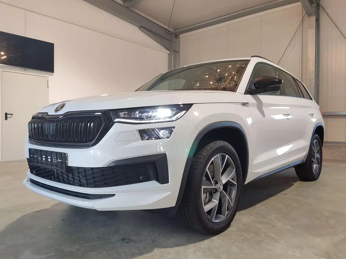 Skoda Kodiaq Sportline 2.0 TDI 200 PS DSG 4x4-5JahreGarantie... Weiß - 1