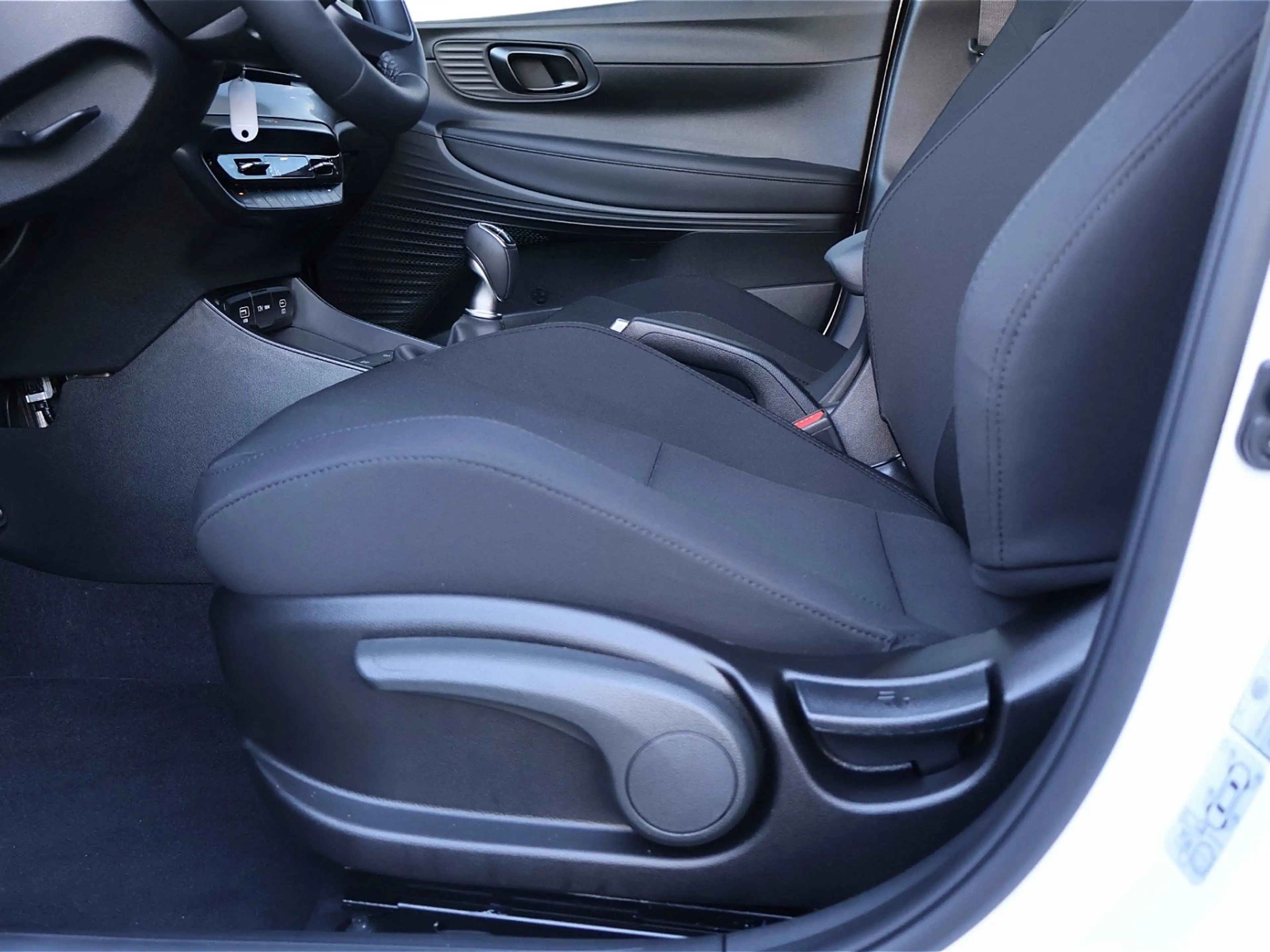Hyundai BAYON (29.12.2020-) Bayon Comfort Line 1.0 T-GDI y6bc1-O — photo 9
