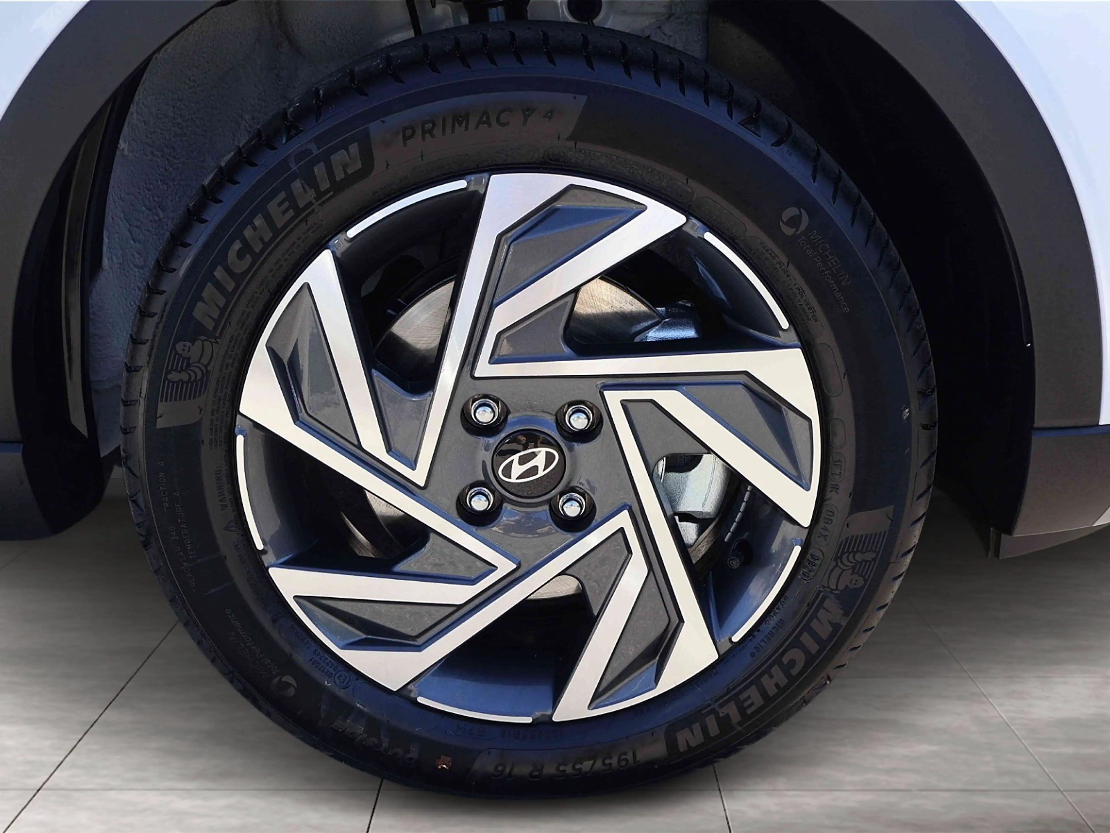 Hyundai BAYON (29.12.2020-) Bayon Comfort Line 1.0 T-GDI y6bc1-O — photo 4