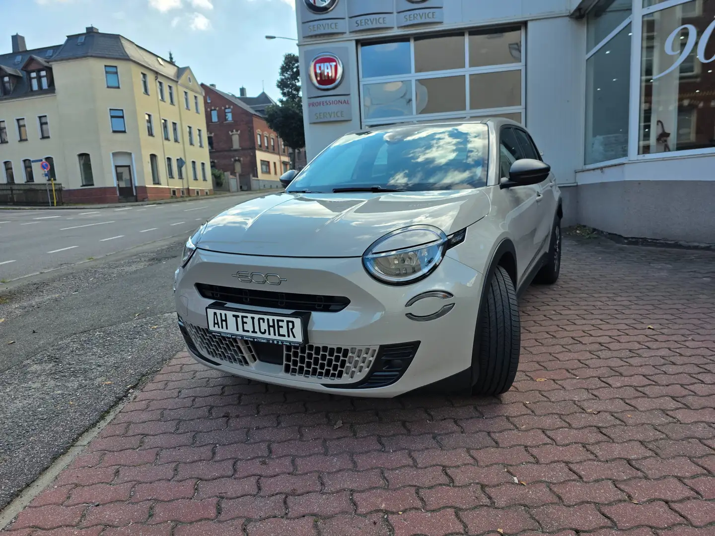 Fiat 600 Hybrid MY25 1.2 110PS Beige - 1