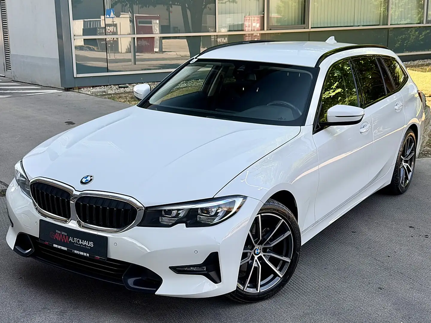 BMW 320 d Touring Sport Line 48V | Live Cockpit | PDC Weiß - 1