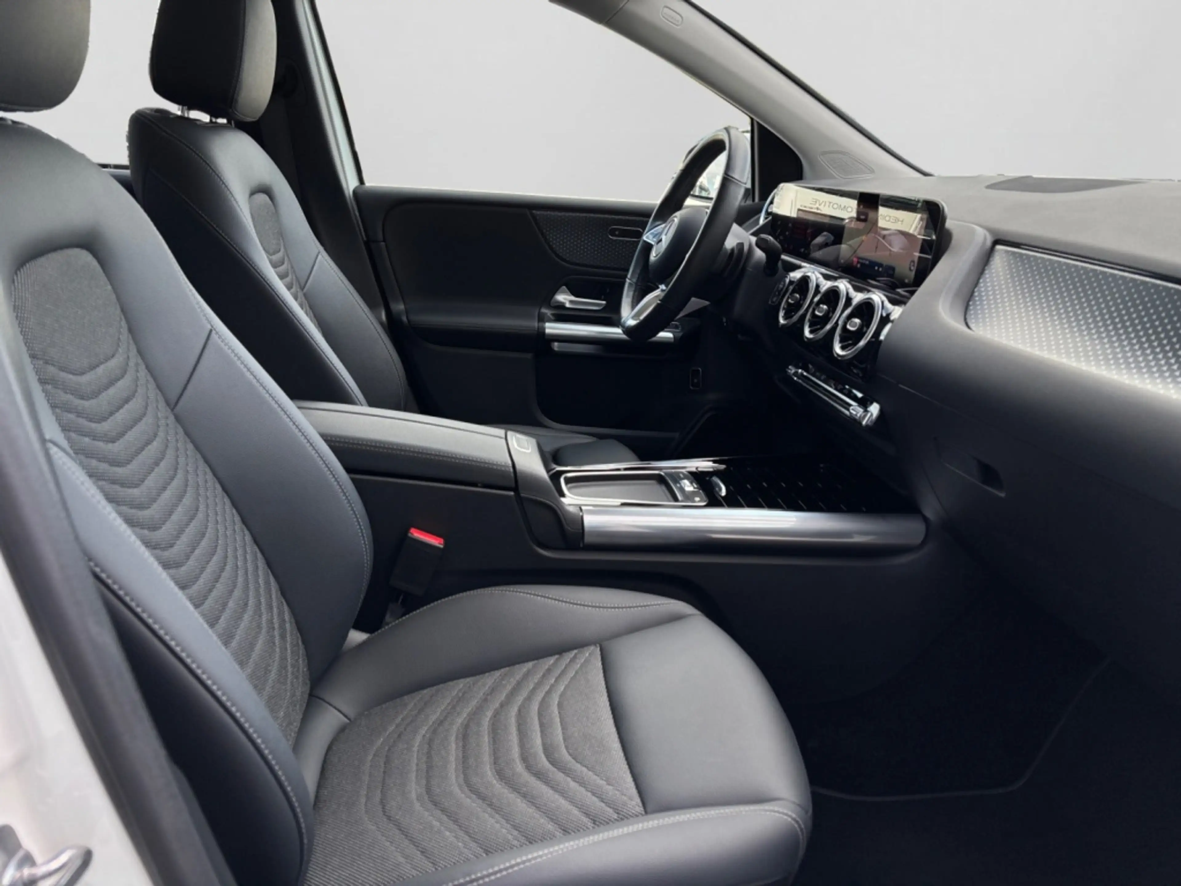 Mercedes-Benz B 200 PROGRESSIVE|MBUX|SHZ|AHK|KAM|KEYL|LED|PANO — photo 12
