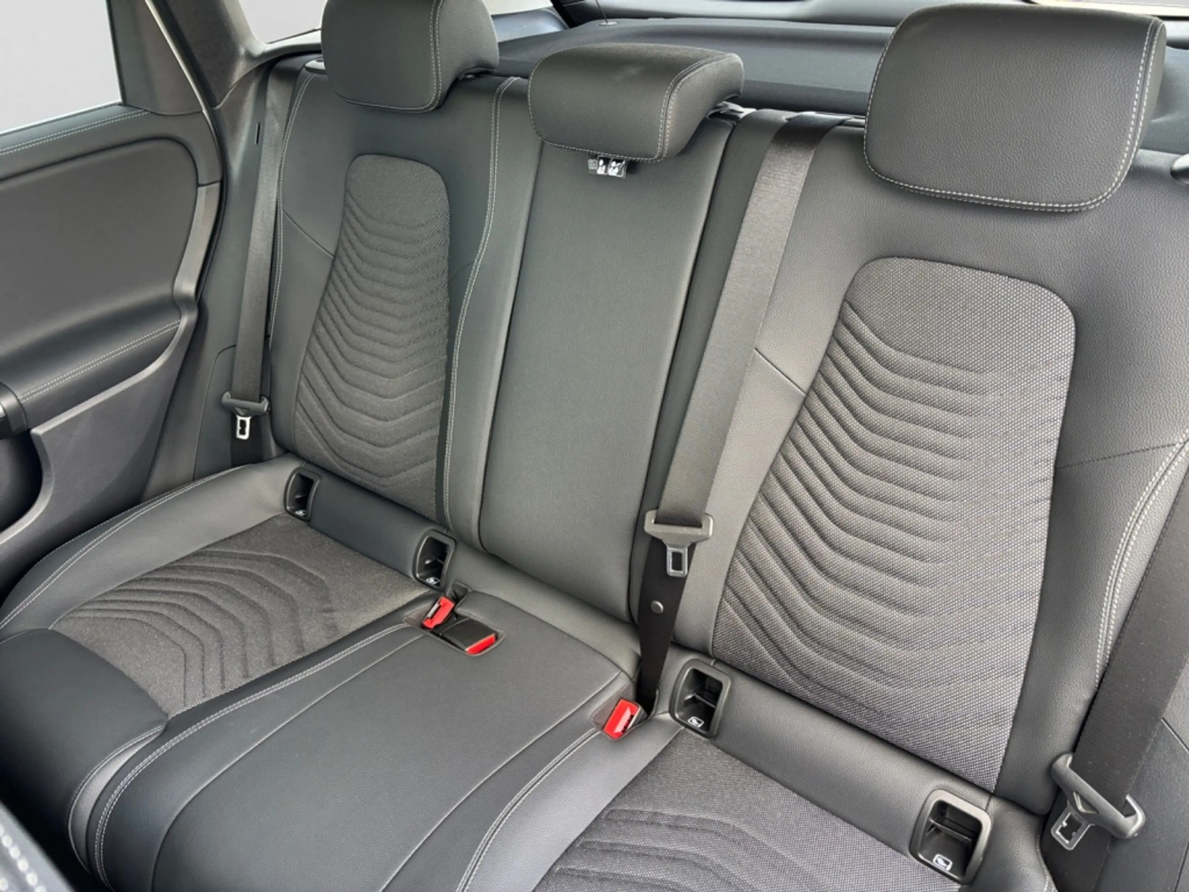 Mercedes-Benz B 200 PROGRESSIVE|MBUX|SHZ|AHK|KAM|KEYL|LED|PANO — photo 10