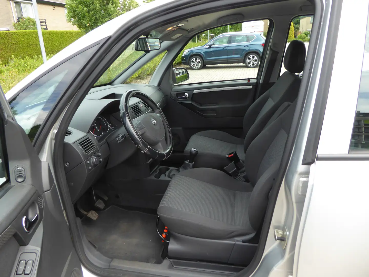 Opel Meriva Meriva 1.6-16V Temptation Grijs - 1