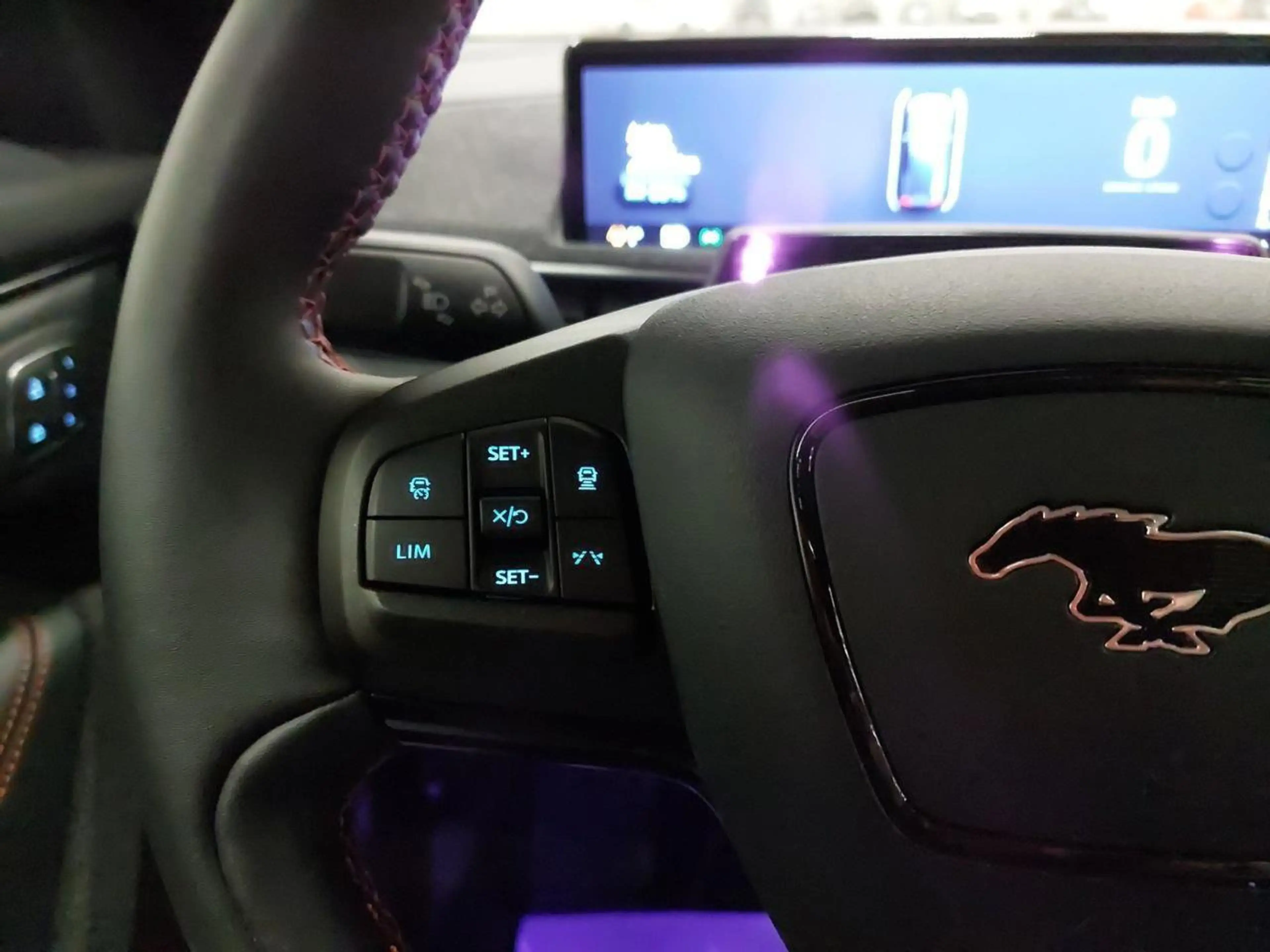 Ford Mustang Mach-E 99kwh AWD Extended Range 351CV *DEMO*GPS*CUIR — photo 11