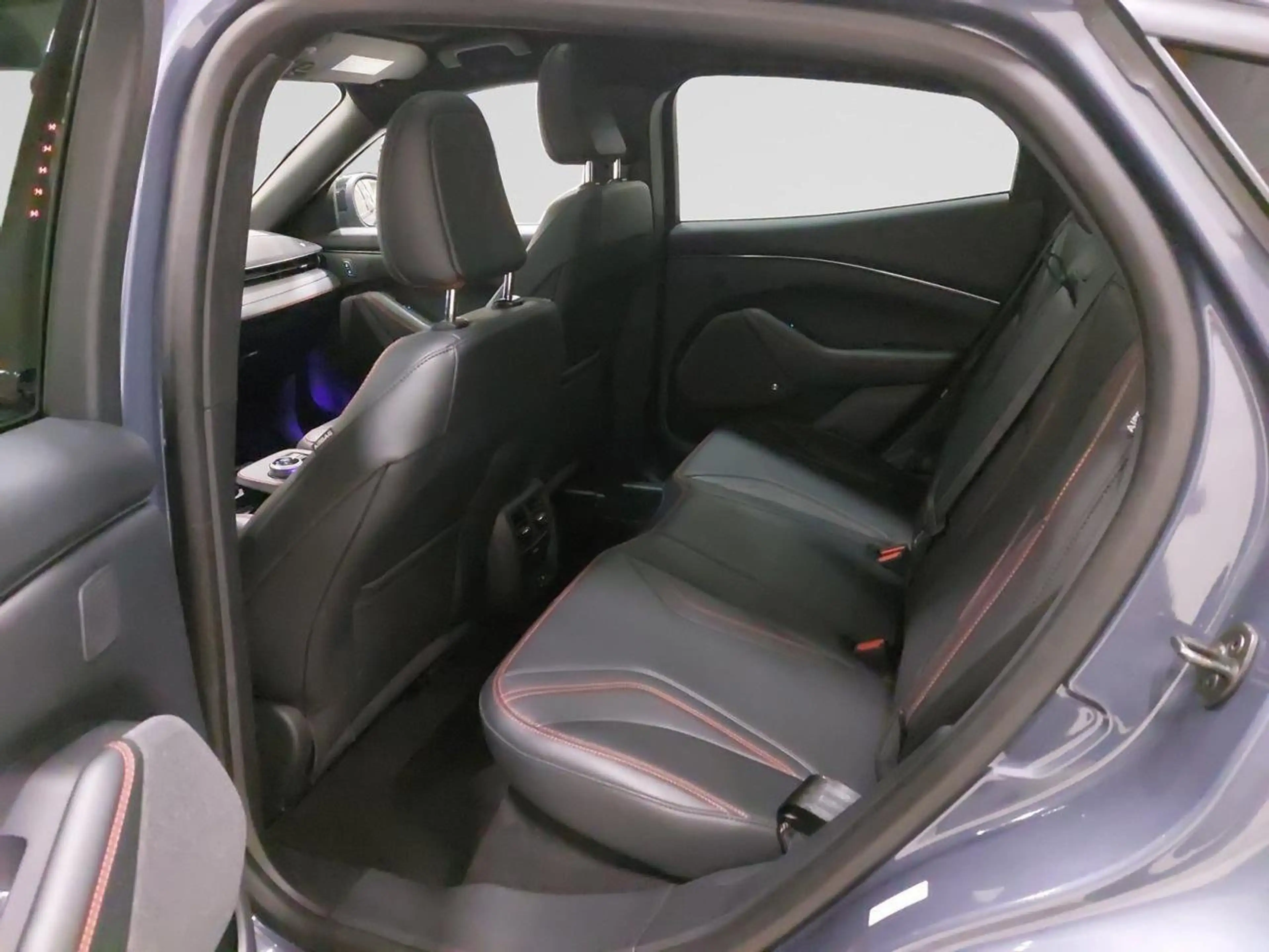 Ford Mustang Mach-E 99kwh AWD Extended Range 351CV *DEMO*GPS*CUIR — photo 7