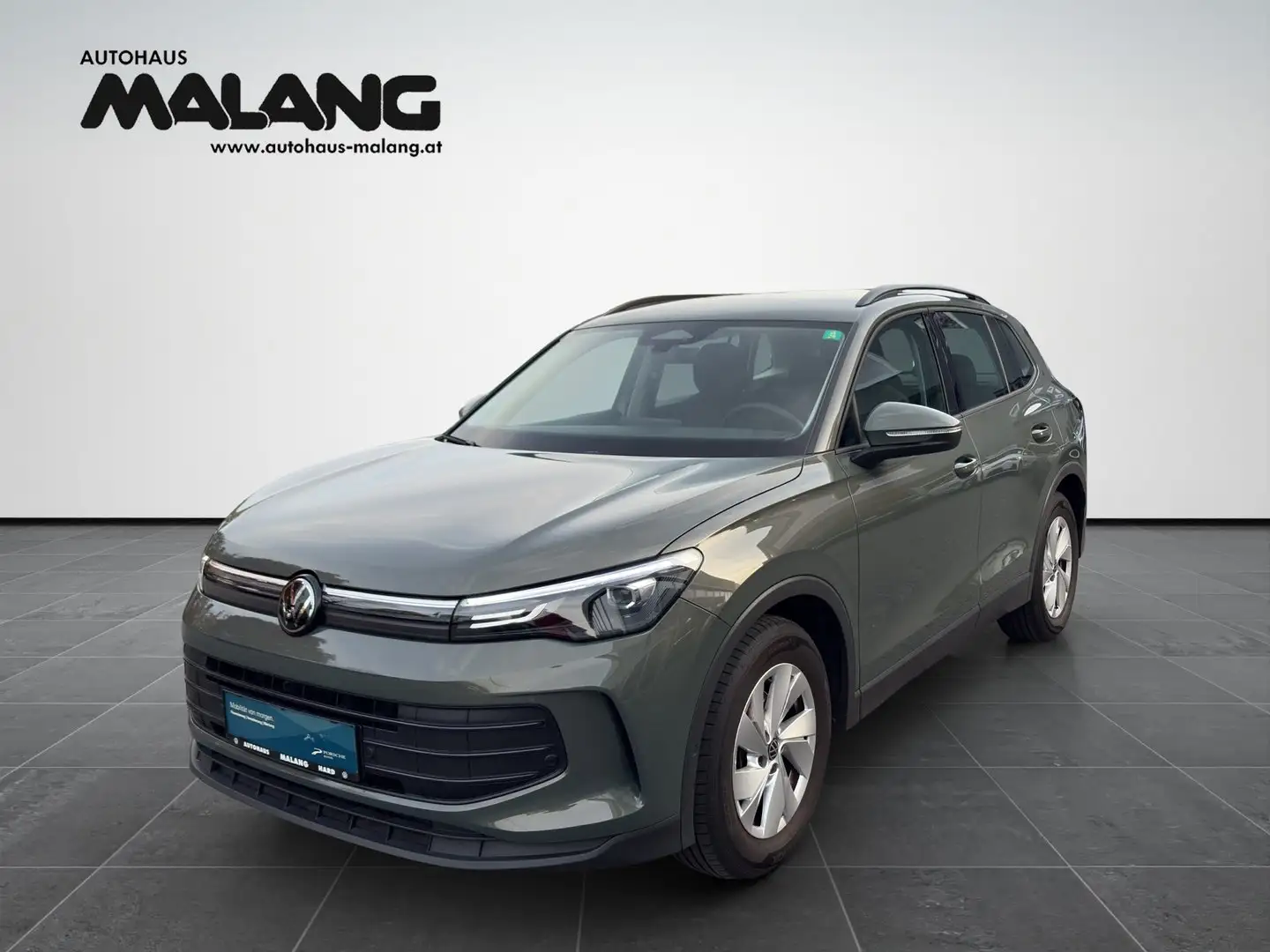 Volkswagen Tiguan 4Me eTSI DSG Grün - 1