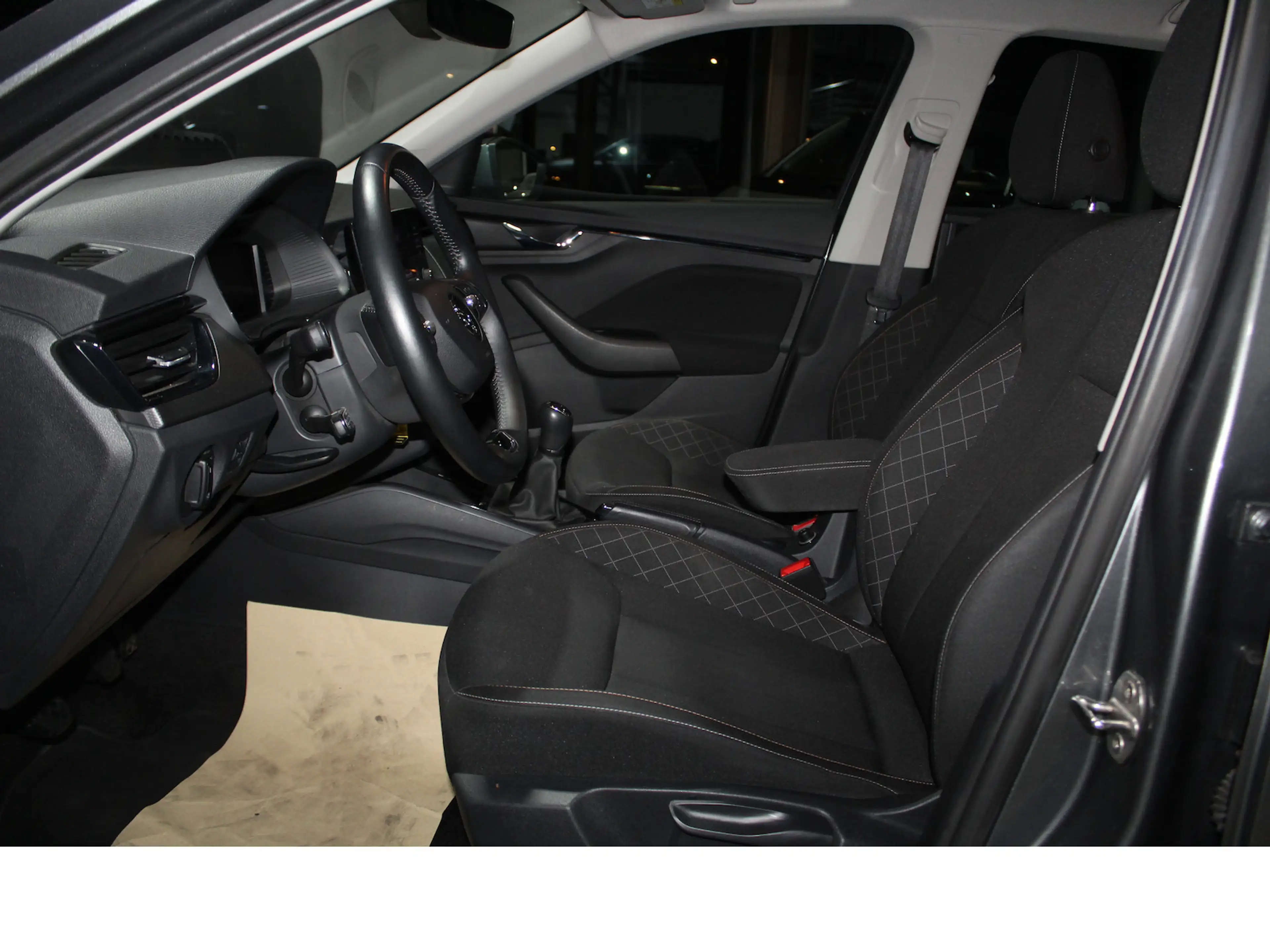 Skoda Kamiq 1.0 TSI Ambition ACC*SITZHEIZUNG*V-CPT*LED — photo 11