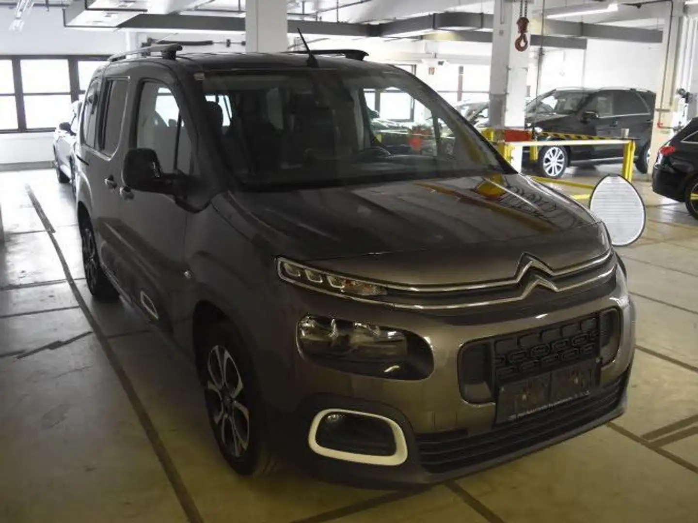 Citroen Berlingo BlueHDI 100 S Grau - 2