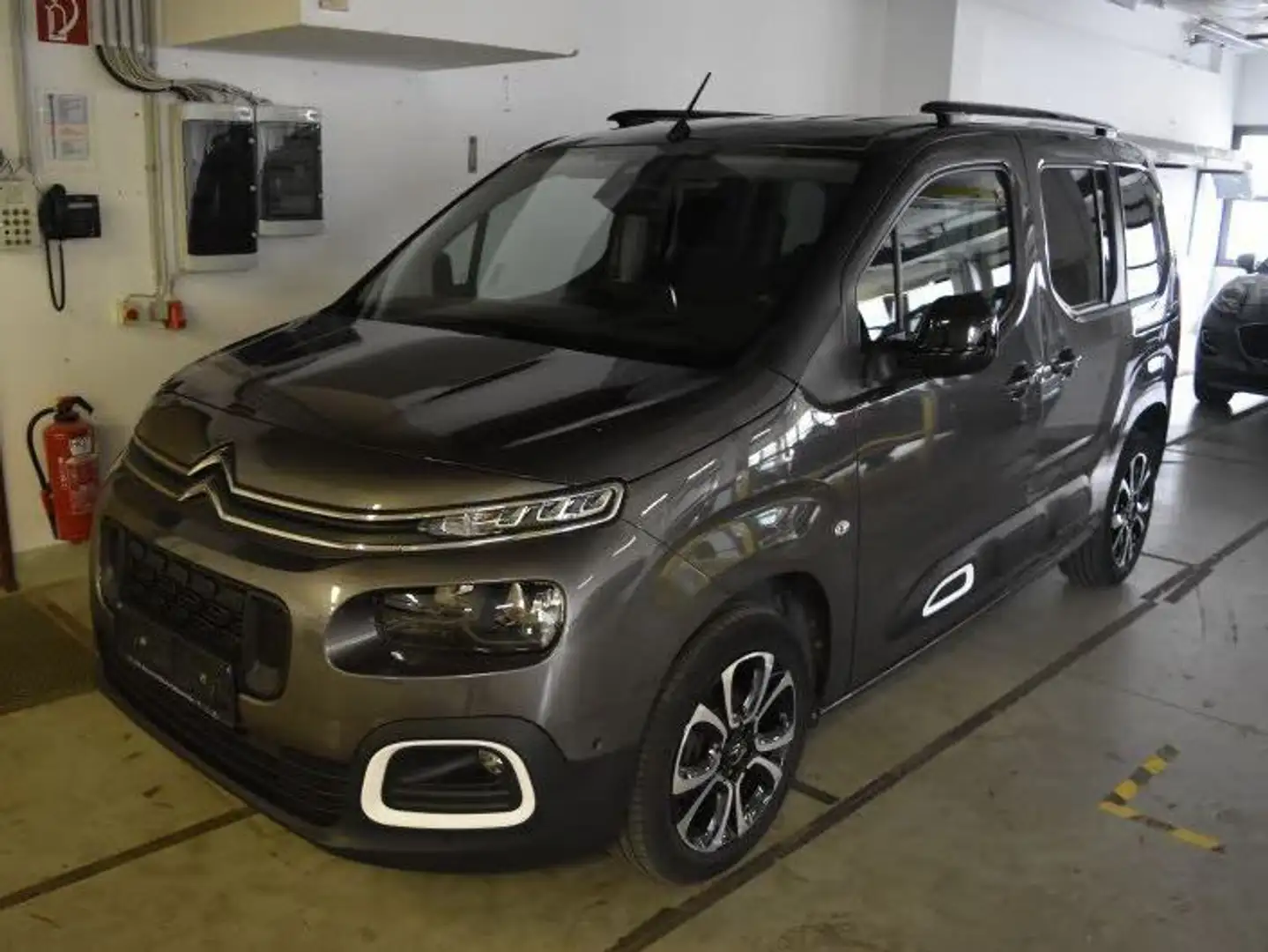 Citroen Berlingo BlueHDI 100 S Grau - 1