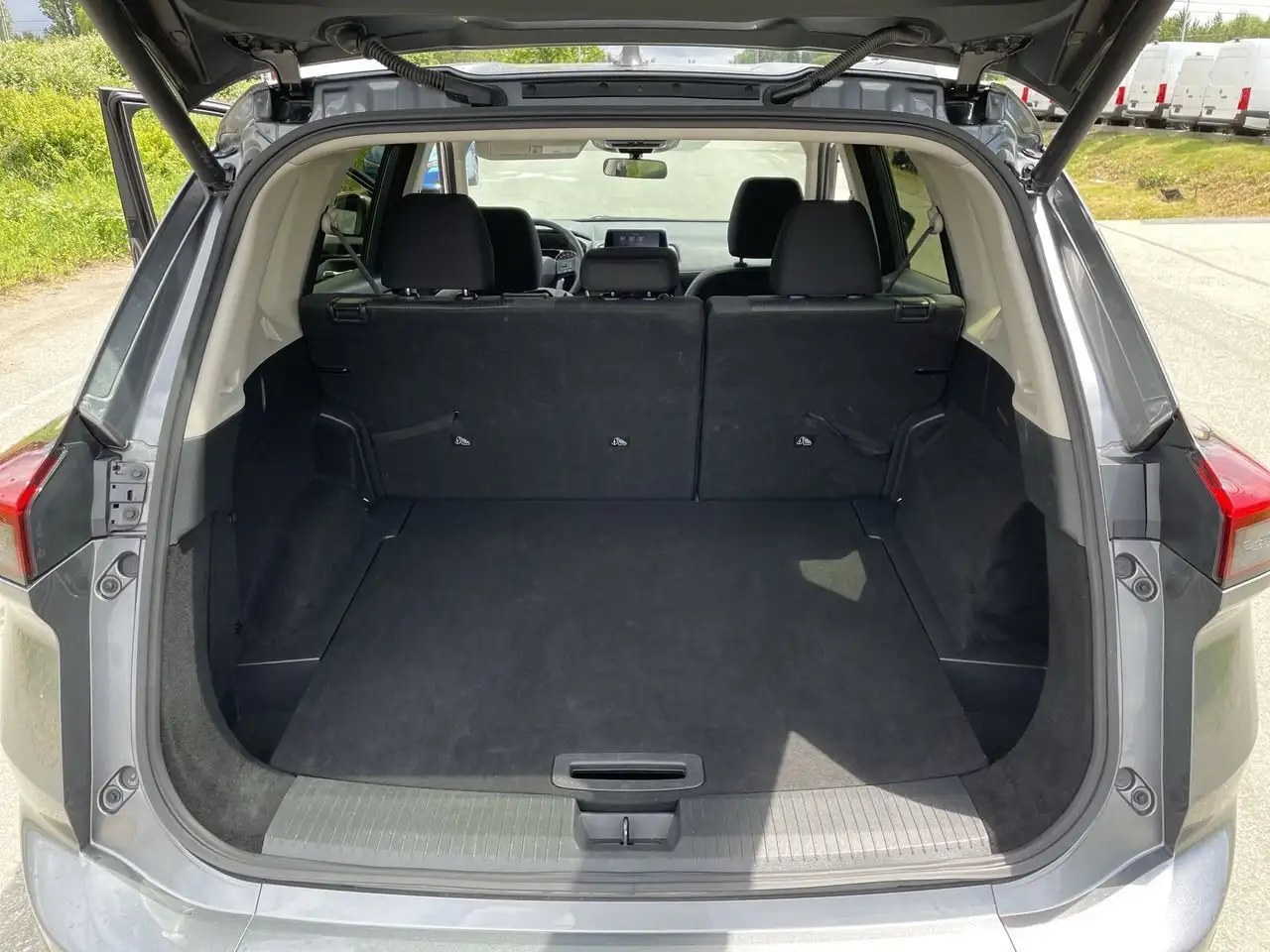 Nissan Rogue снимка Nissan Rogue