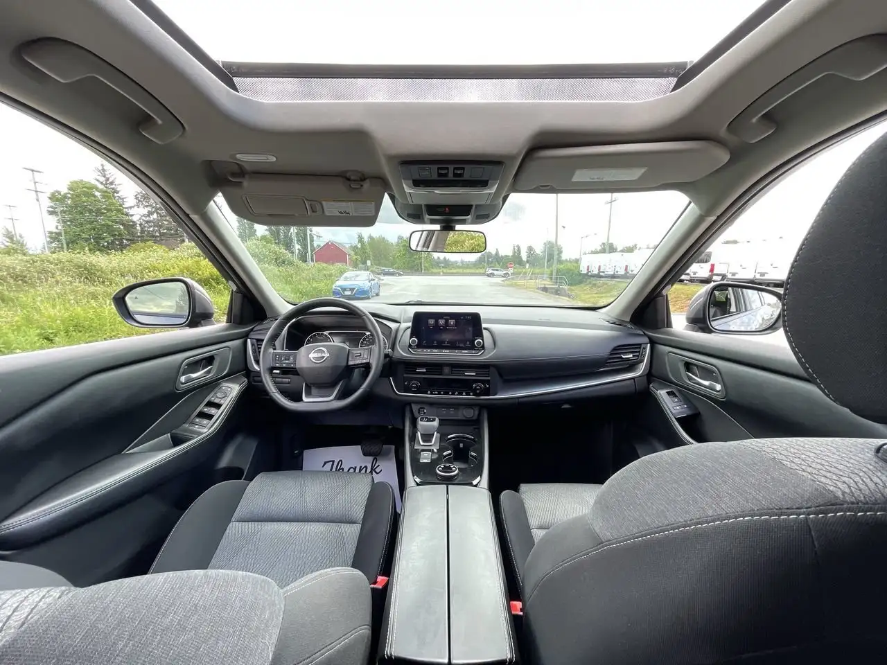 Nissan Rogue снимка Nissan Rogue
