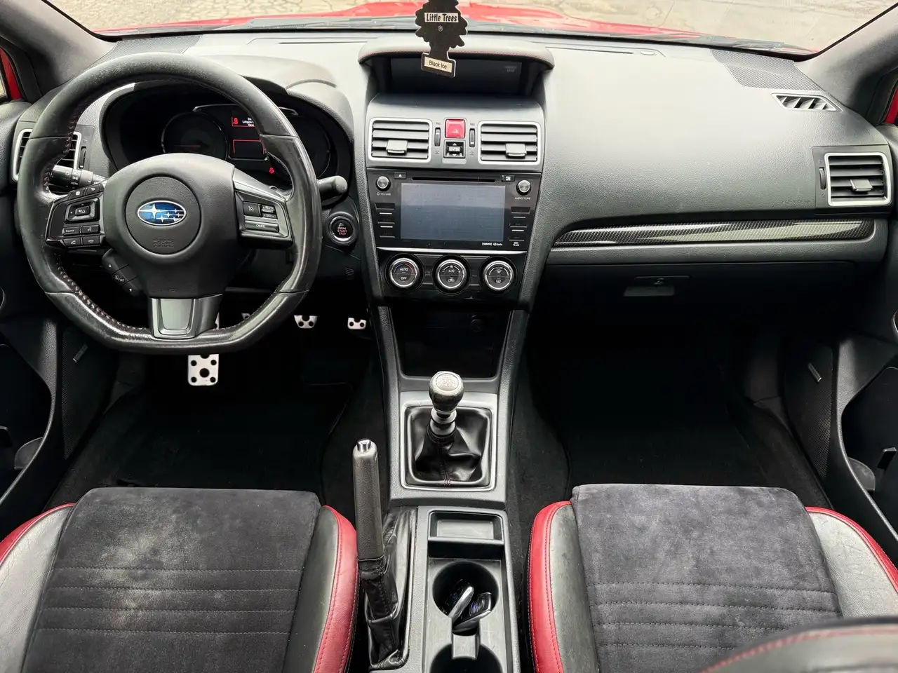 Subaru WRX снимка Subaru WRX