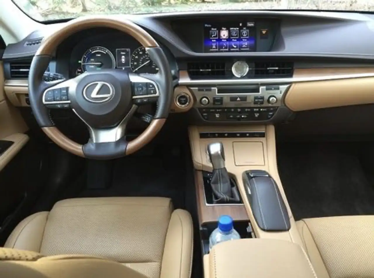 Lexus ES photo Lexus ES
