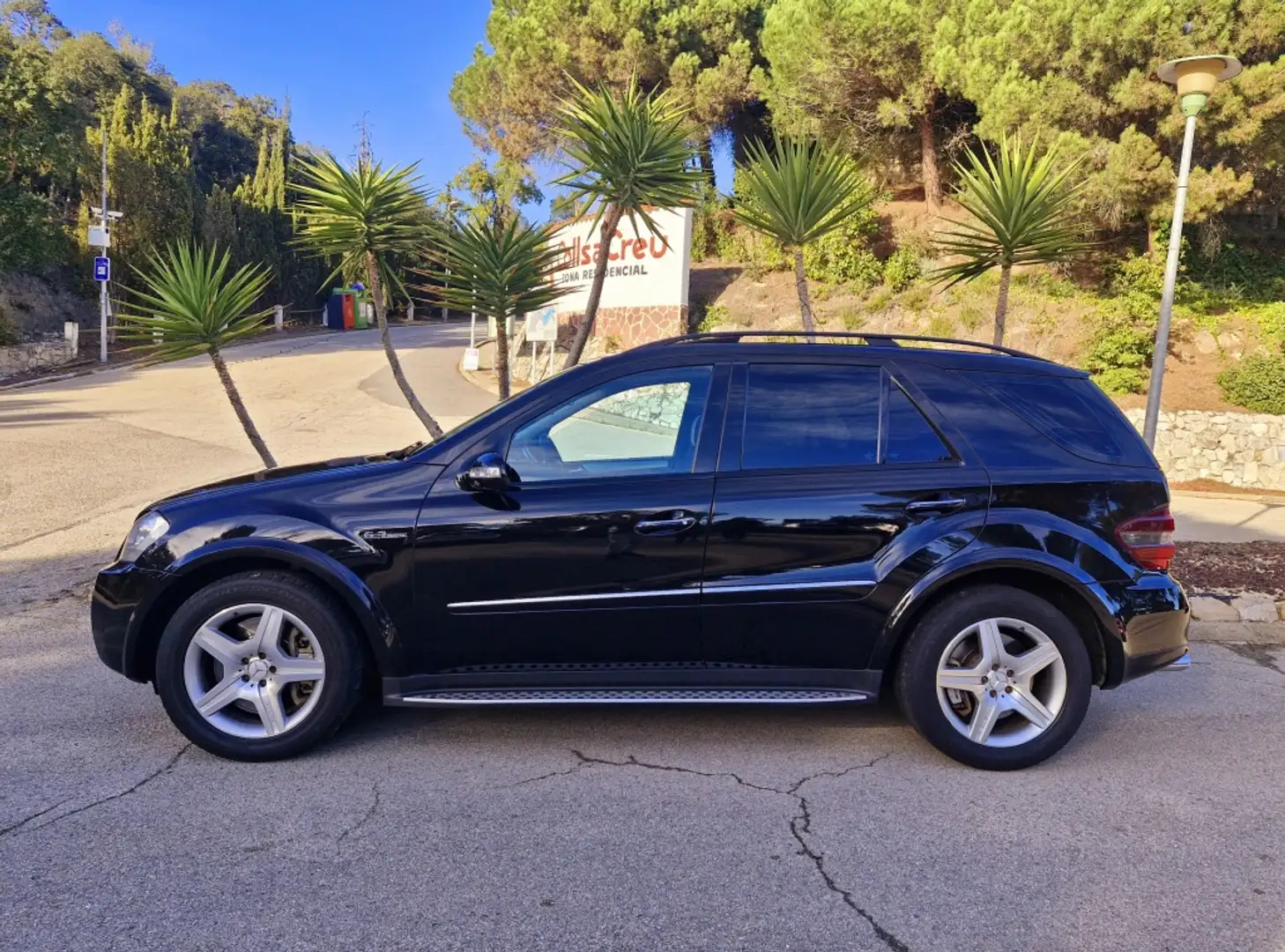 Mercedes-Benz ML 63 AMG Aut. Schwarz - 2