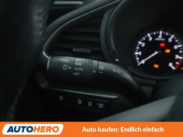Mazda 3 view 26