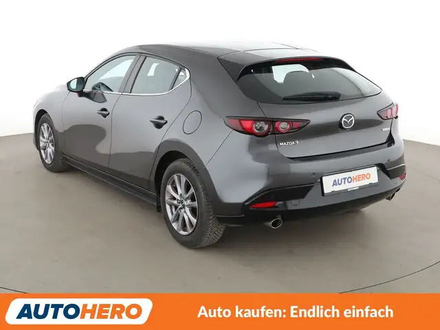 Mazda 3 view 4