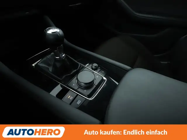 Mazda 3 view 24