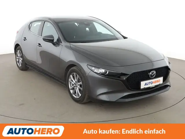Mazda 3 view 8