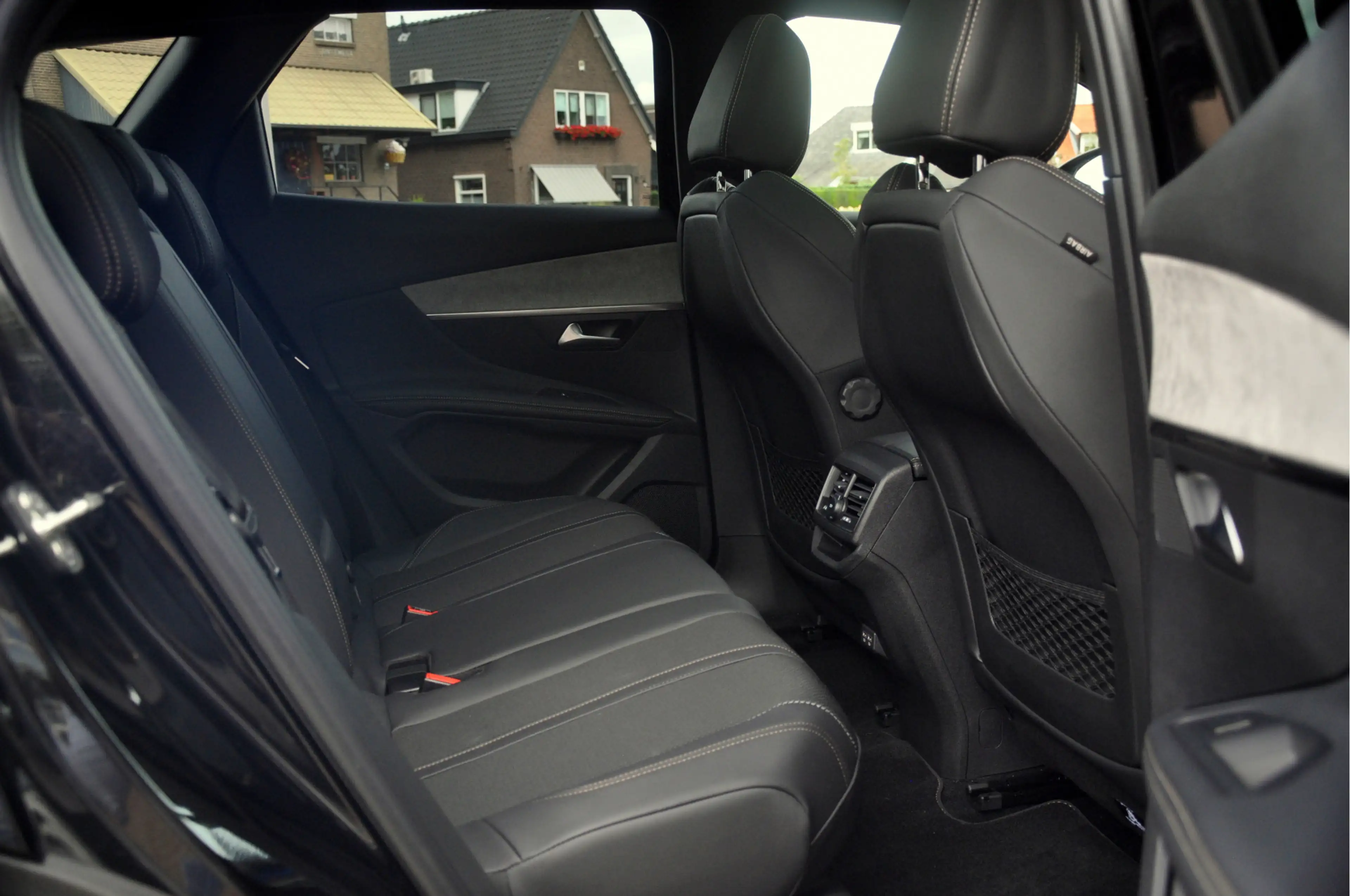 Peugeot 3008 1.2 PureTech 130 PK GT | Panoramadak | Black Pack — photo 12