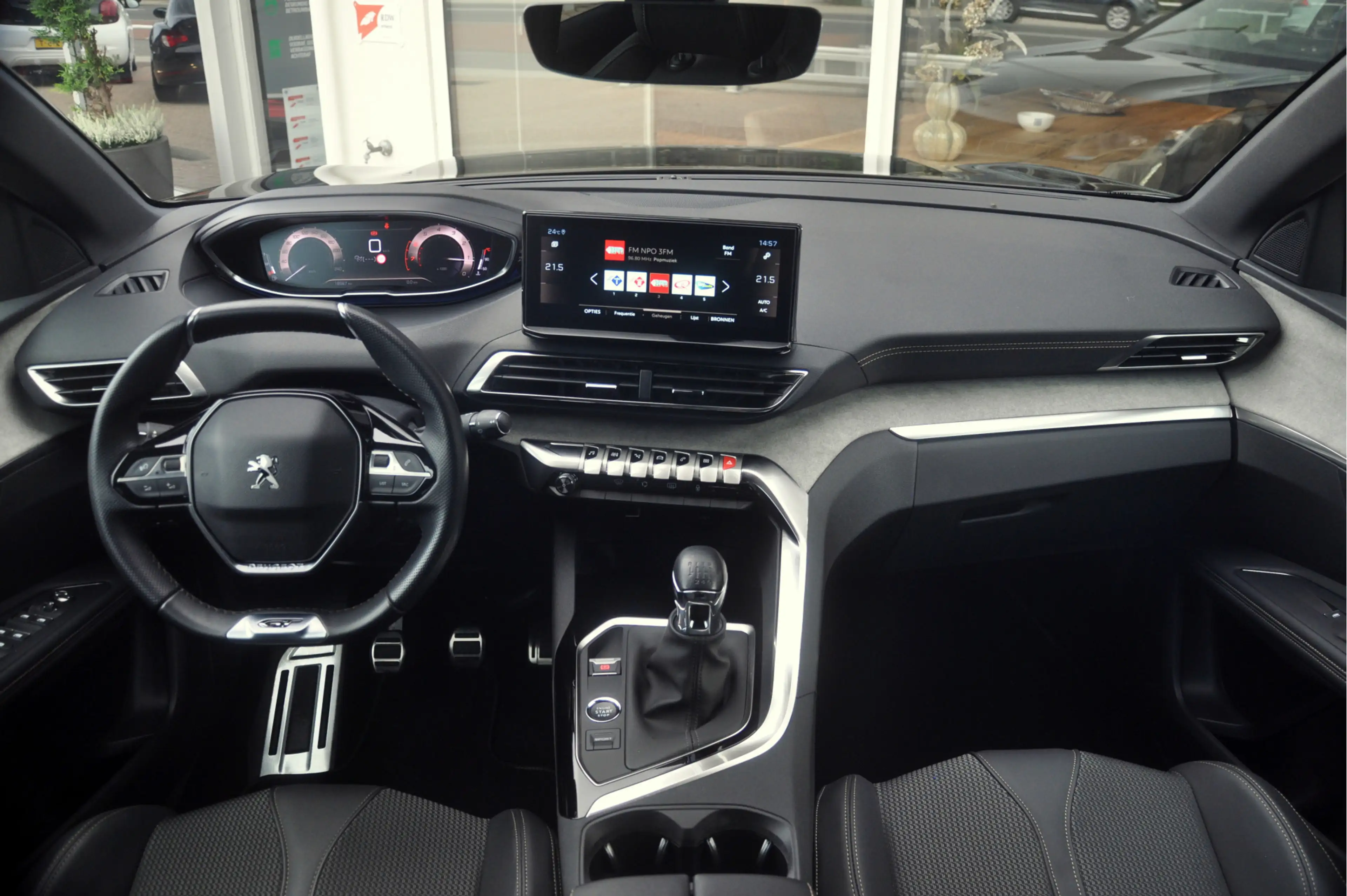 Peugeot 3008 1.2 PureTech 130 PK GT | Panoramadak | Black Pack — photo 15