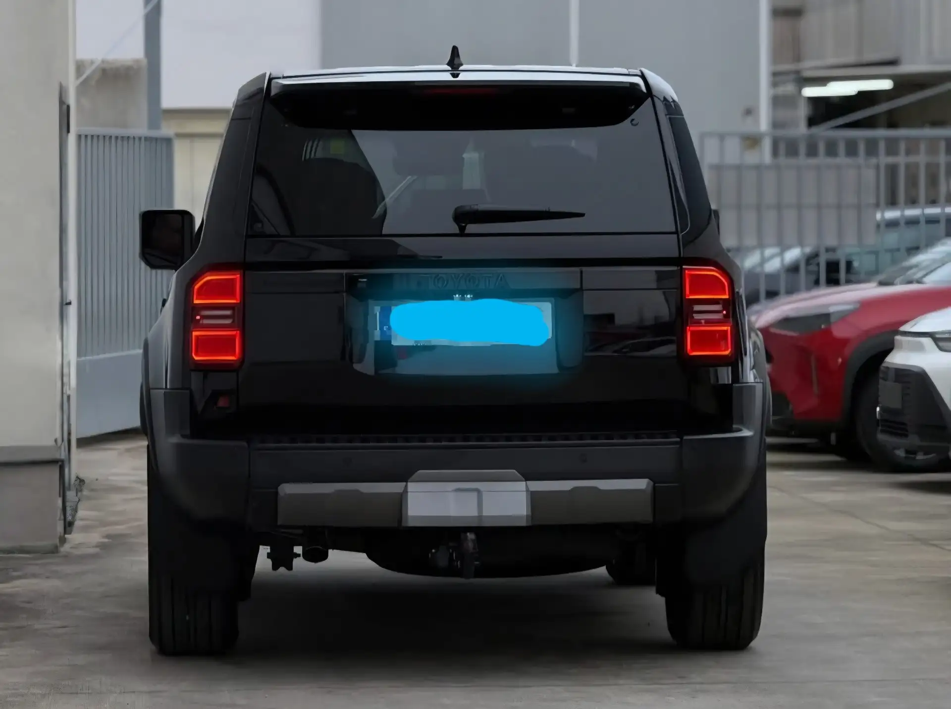 Toyota Land Cruiser 2.8 2026 블랙 사진 3