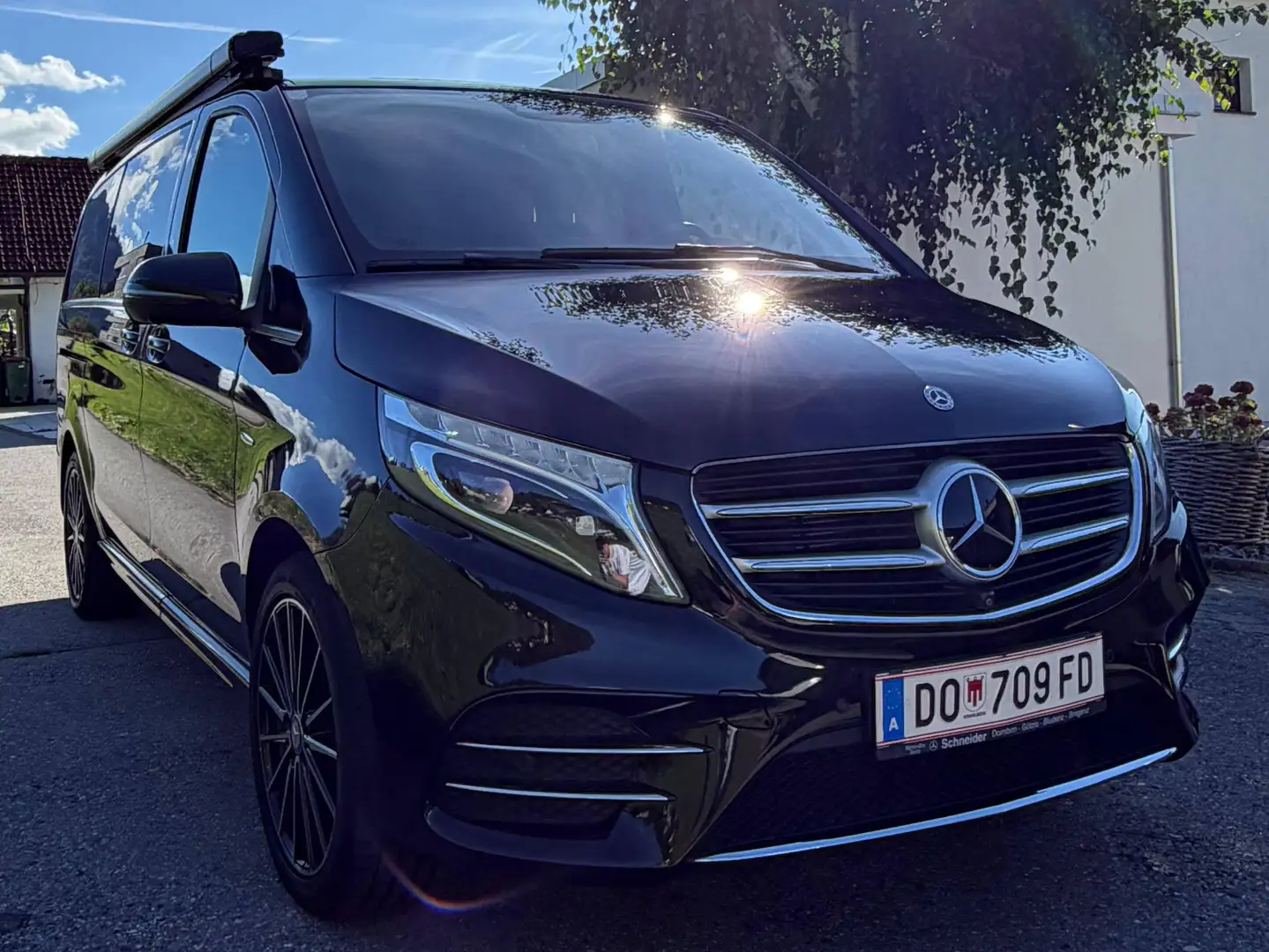Mercedes-Benz V 220 V 220 d 4Matic BusinessVan Avantgarde lang Aut. Av Schwarz - 1