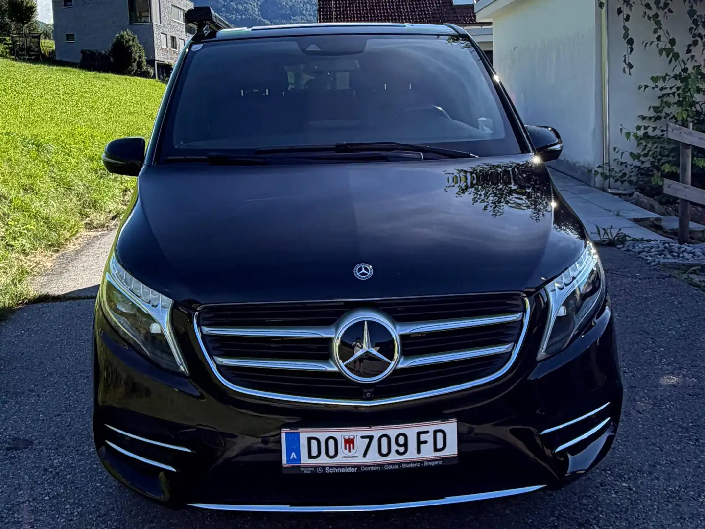 Mercedes-Benz V 220 V 220 d 4Matic BusinessVan Avantgarde lang Aut. Av Schwarz - 2