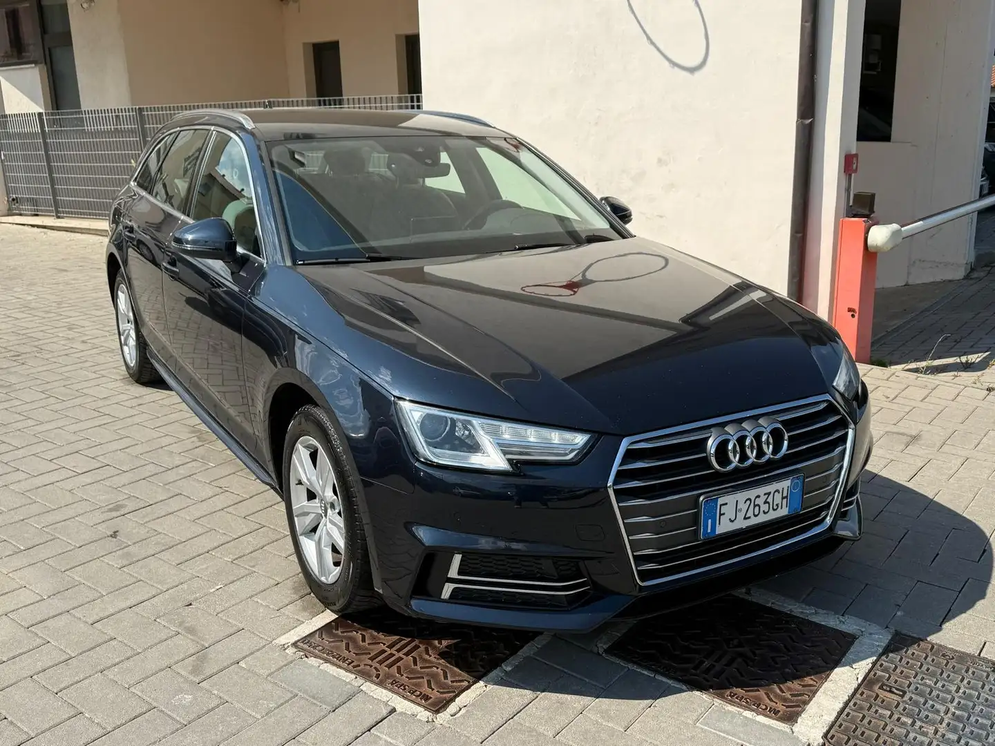 Audi A4 A4 V 2016 Avant  35 2.0 tdi Sport 150cv s-tronic Blauw - 1