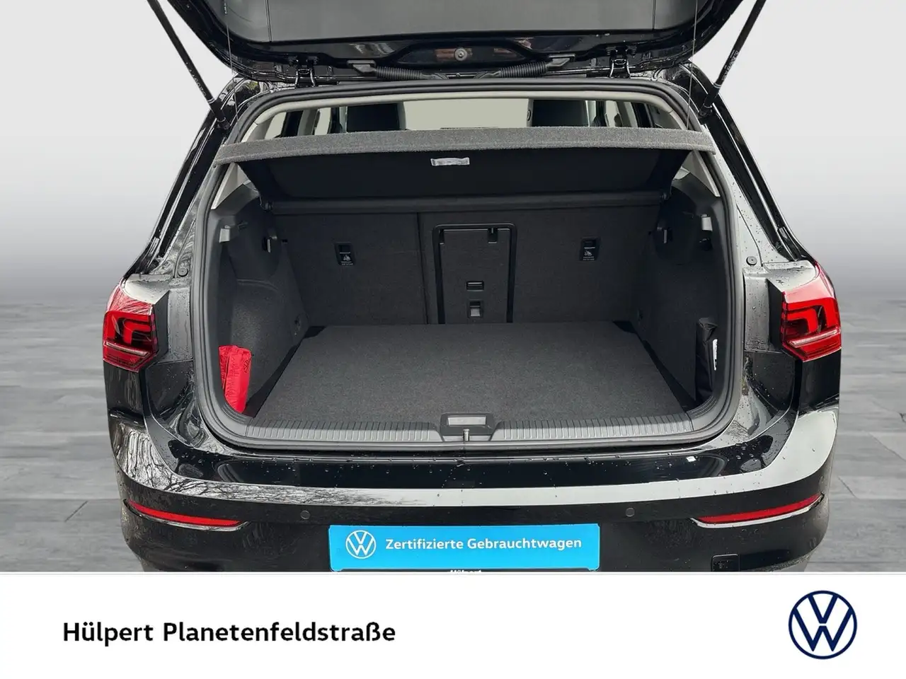 Volkswagen Golf VIII 1.5 eTSI GOAL FACELIFT ACC CARPLAY ALU 17